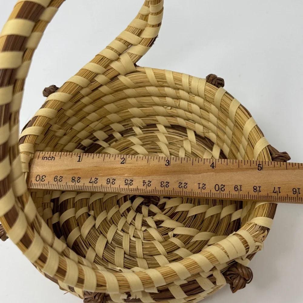 Charleston Gullah Geechee Sweetgrass Basket with Arched Handle